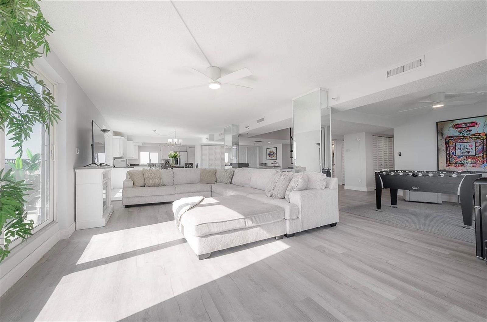 Image 10 of 32 For 201 Laurel Street 1012