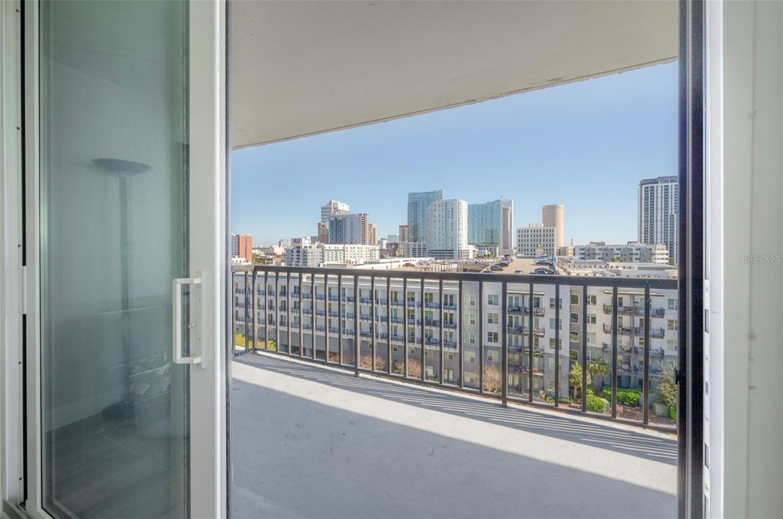 Image 15 of 32 For 201 Laurel Street 1012