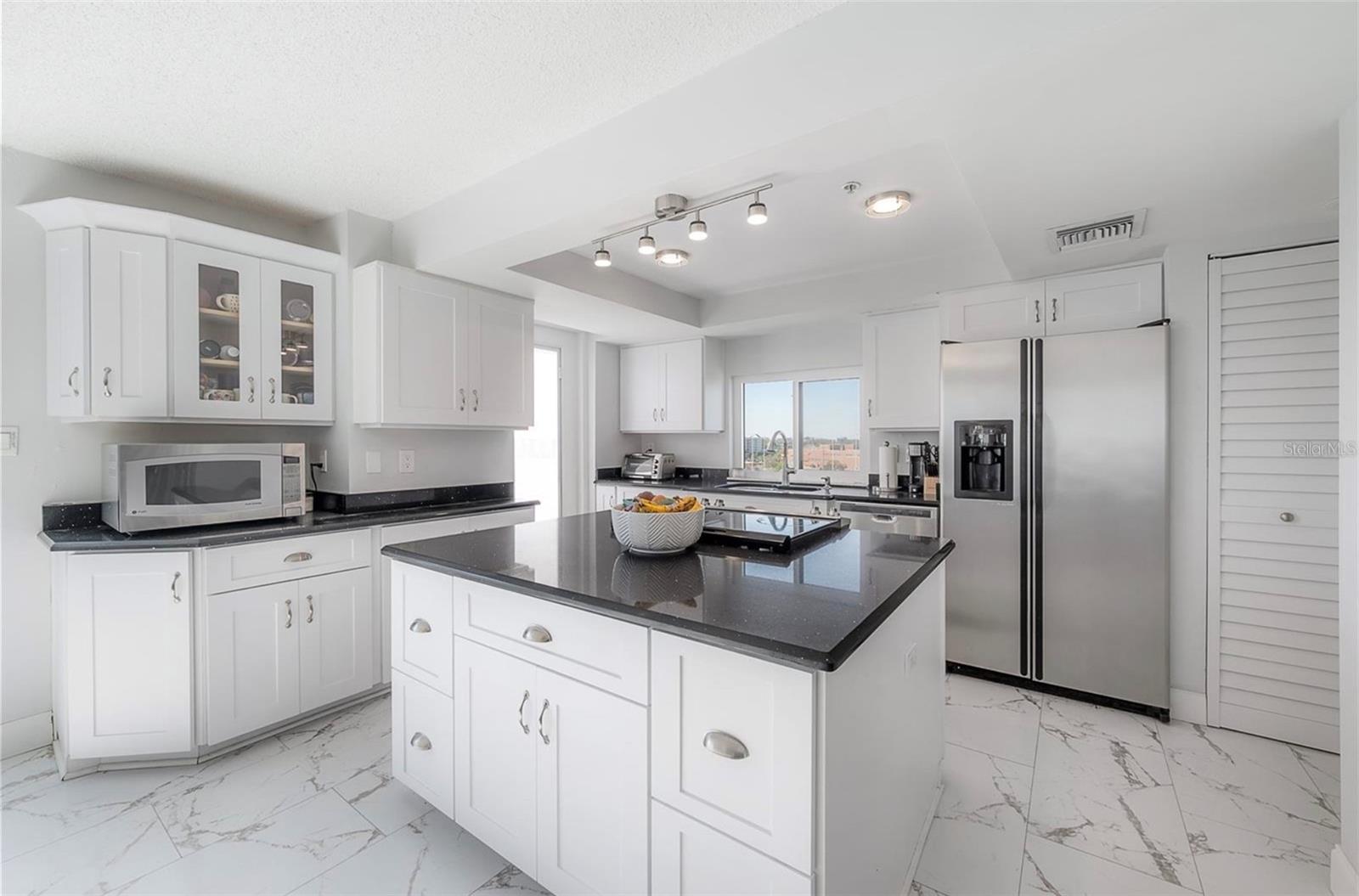 Image 2 of 32 For 201 Laurel Street 1012