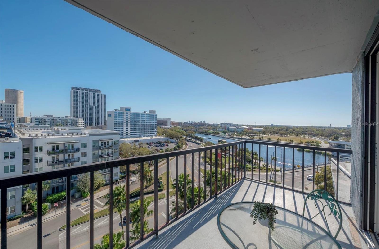 Image 26 of 32 For 201 Laurel Street 1012