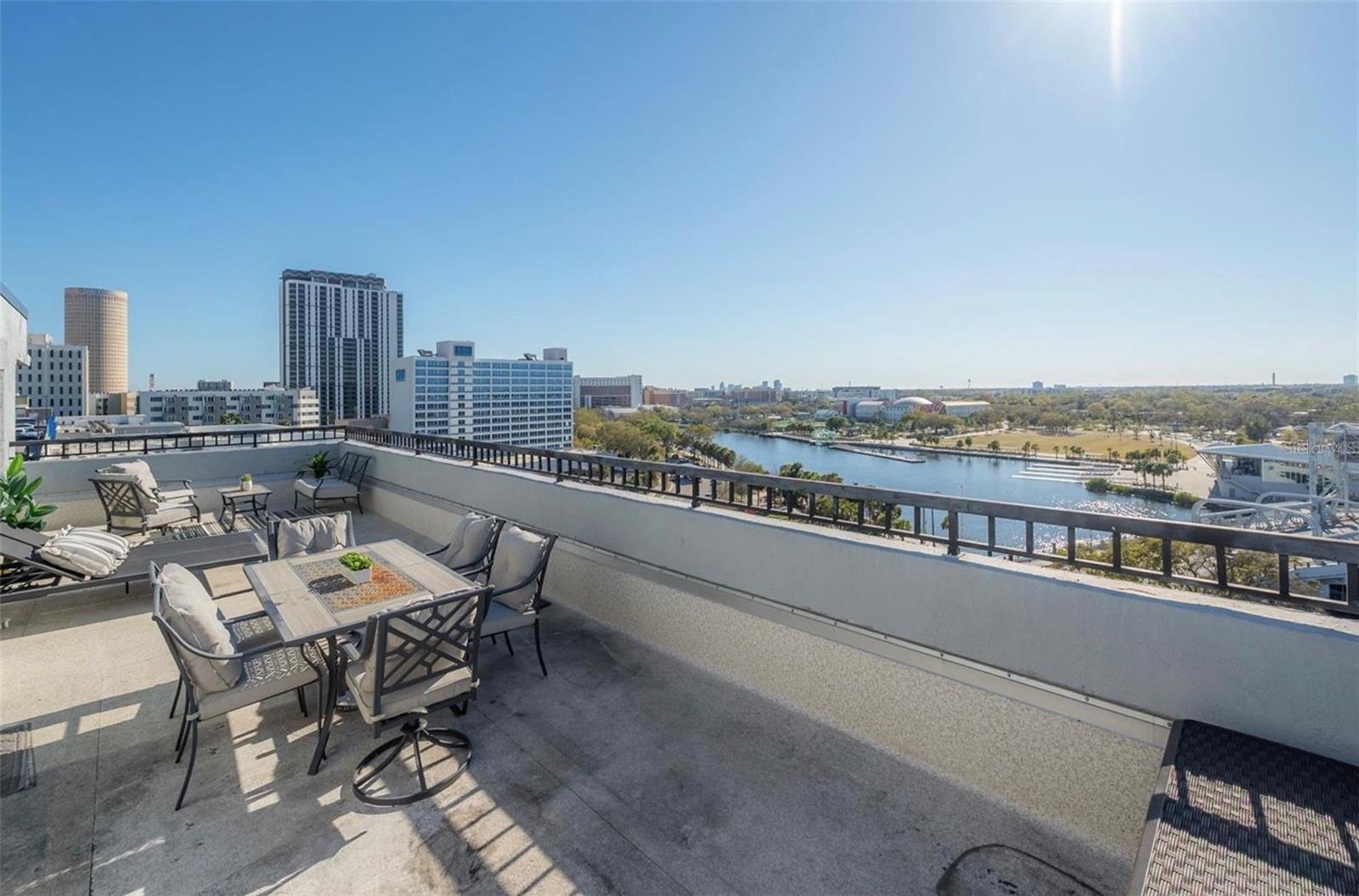 Image 27 of 32 For 201 Laurel Street 1012