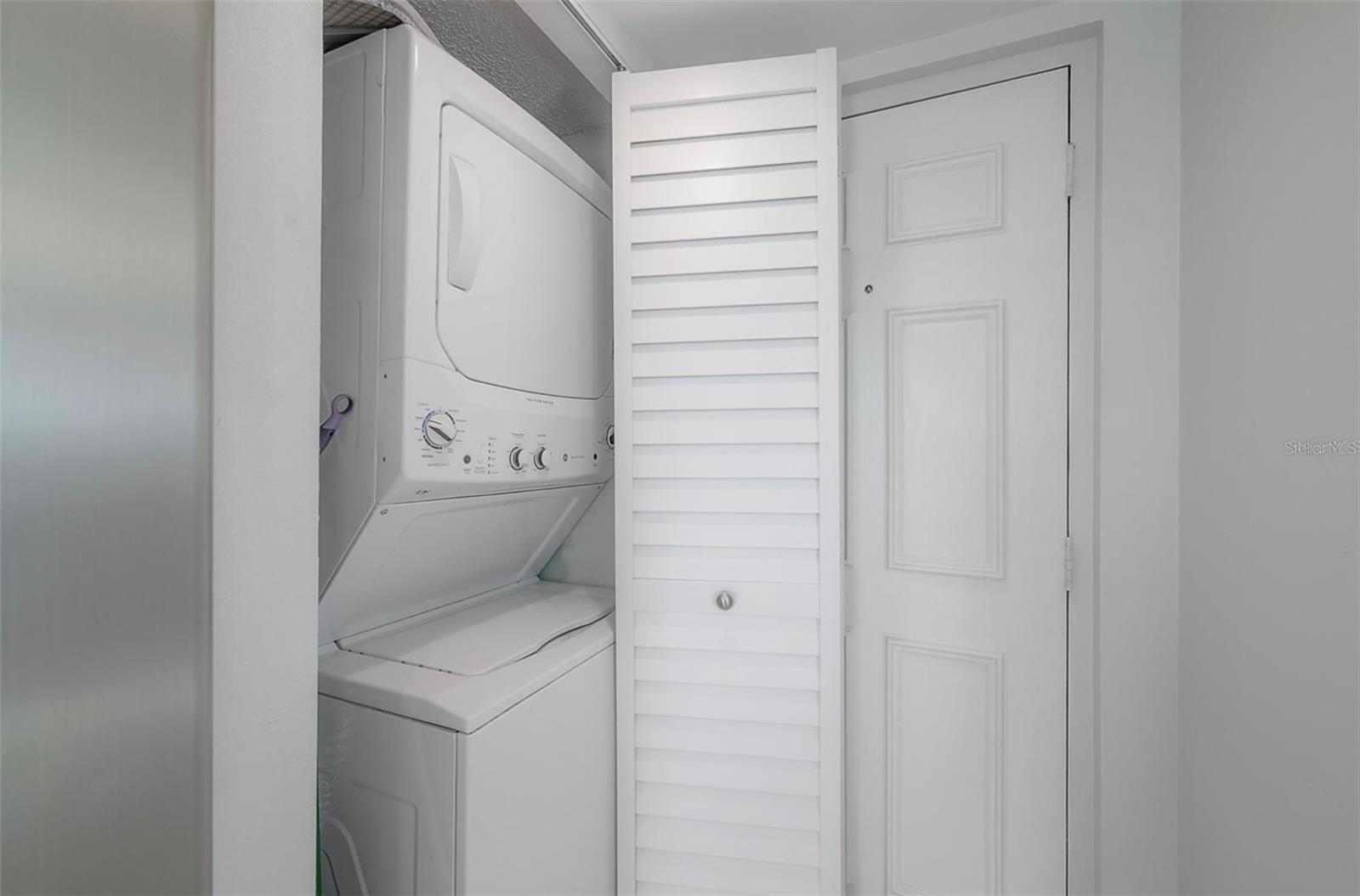 Image 29 of 32 For 201 Laurel Street 1012