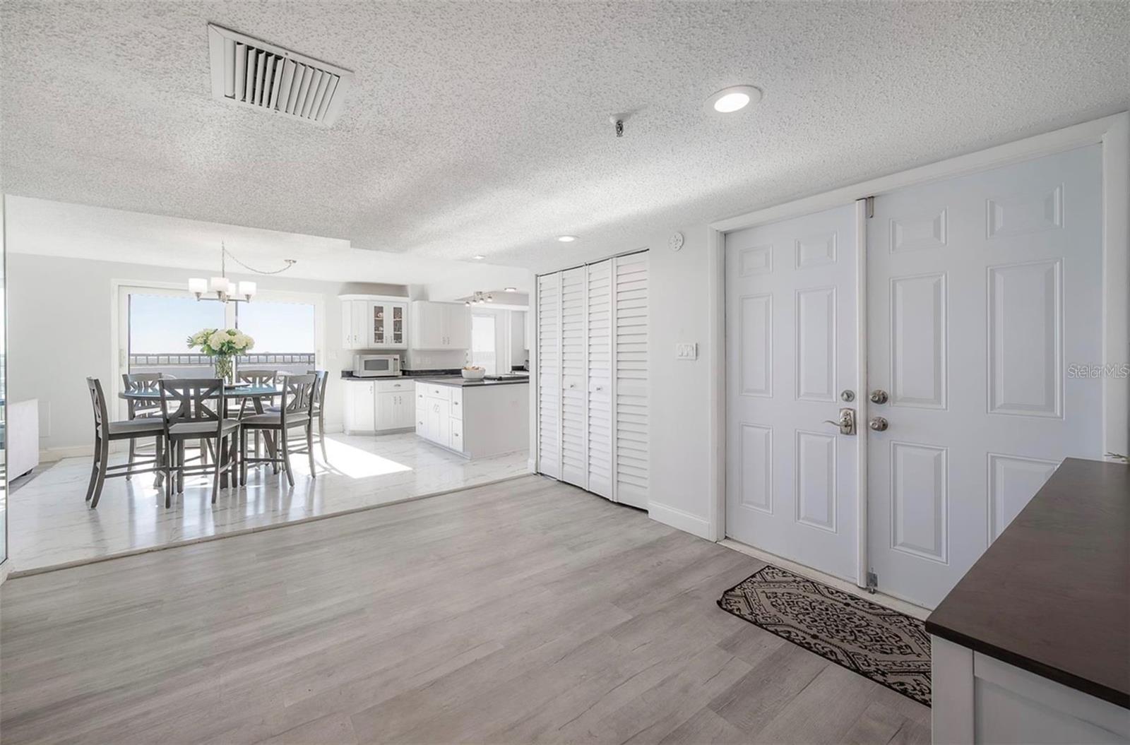 Image 7 of 32 For 201 Laurel Street 1012