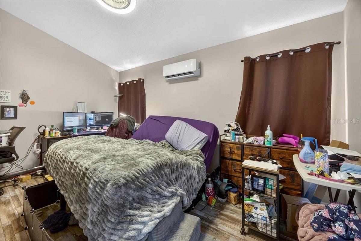 Image 16 of 25 For 15732 Heron Hill Street