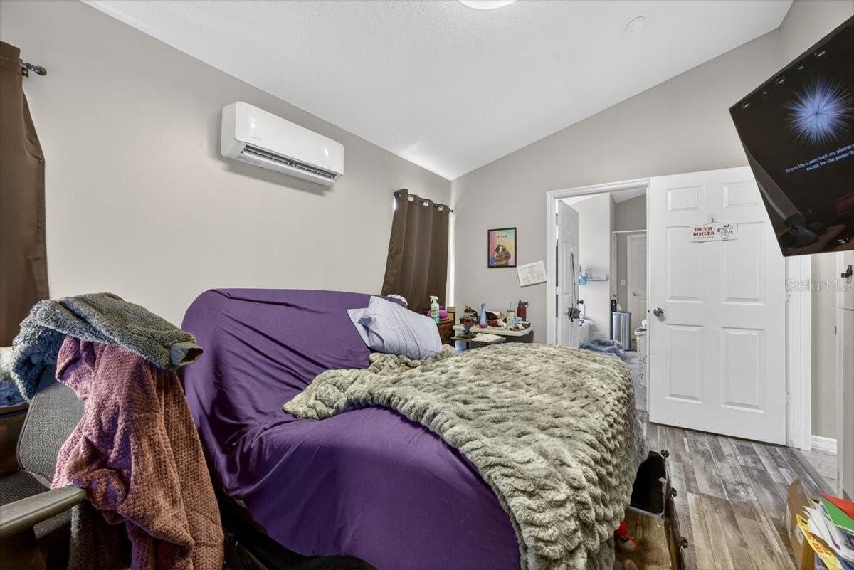 Image 17 of 25 For 15732 Heron Hill Street