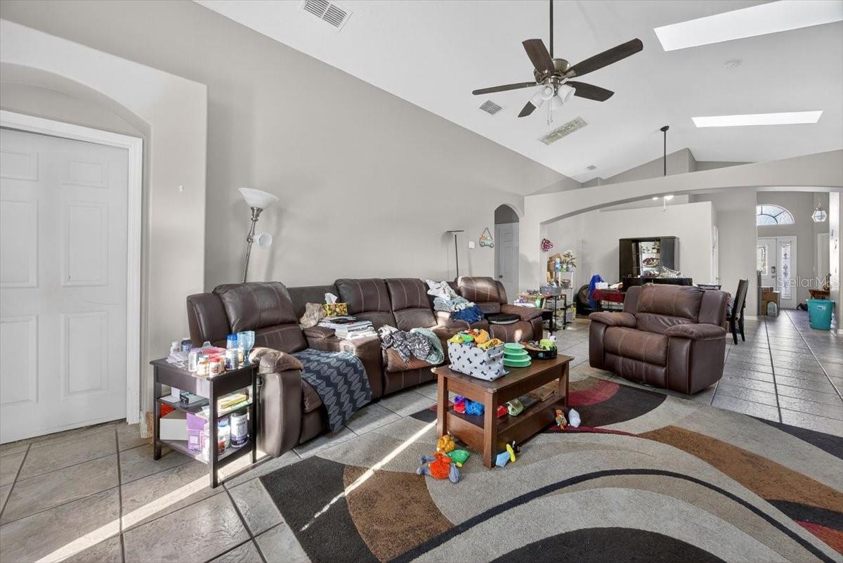 Image 3 of 25 For 15732 Heron Hill Street