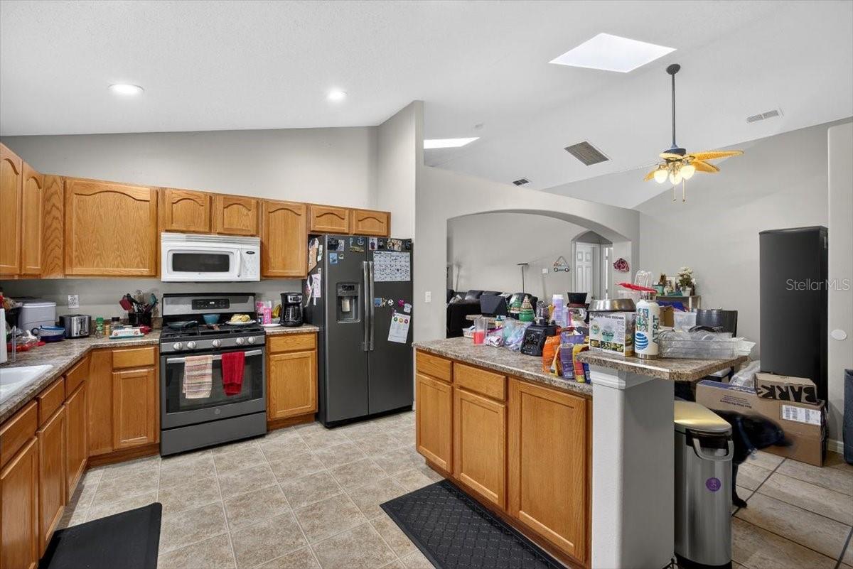 Image 6 of 25 For 15732 Heron Hill Street