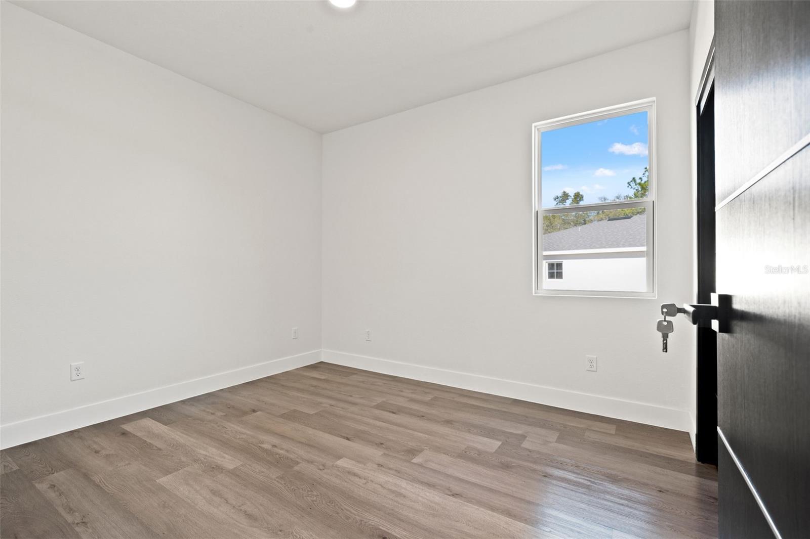 Image 33 of 52 For 2956 Higgins Place