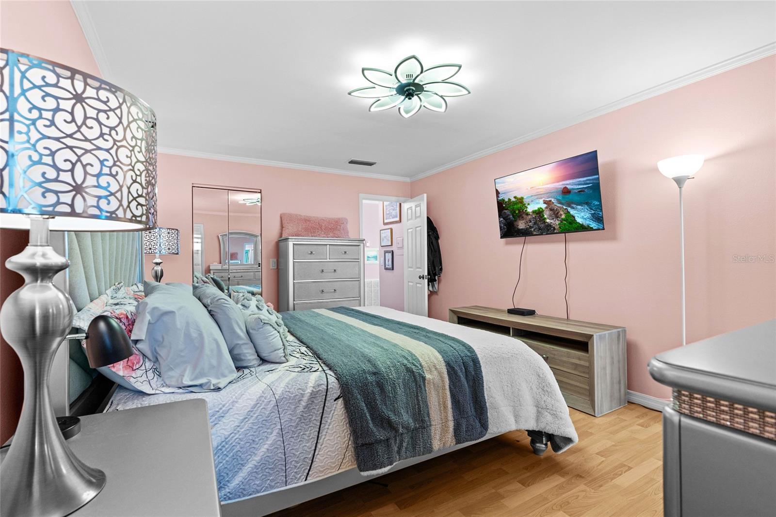 Image 21 of 63 For 2960 59th Street S 215