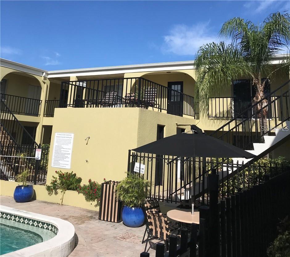 Image 4 of 13 For 3206 Azeele Street 102