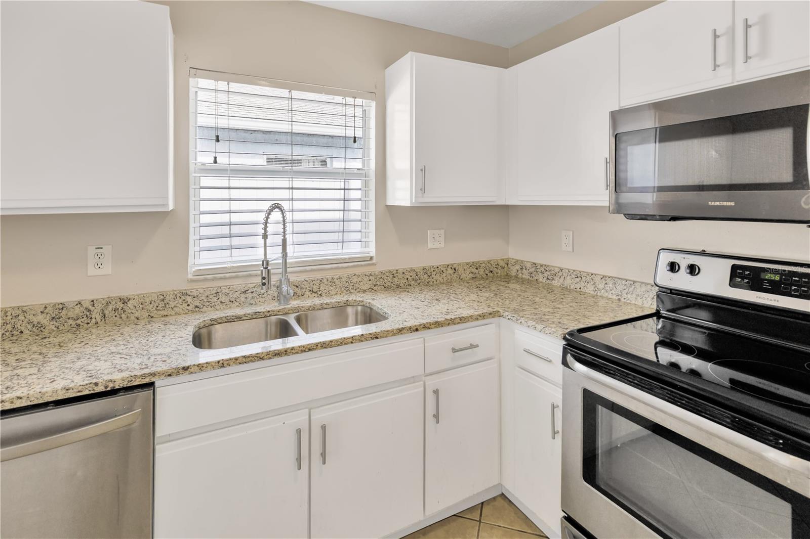 Image 19 of 56 For 2408 Camden Oaks Place