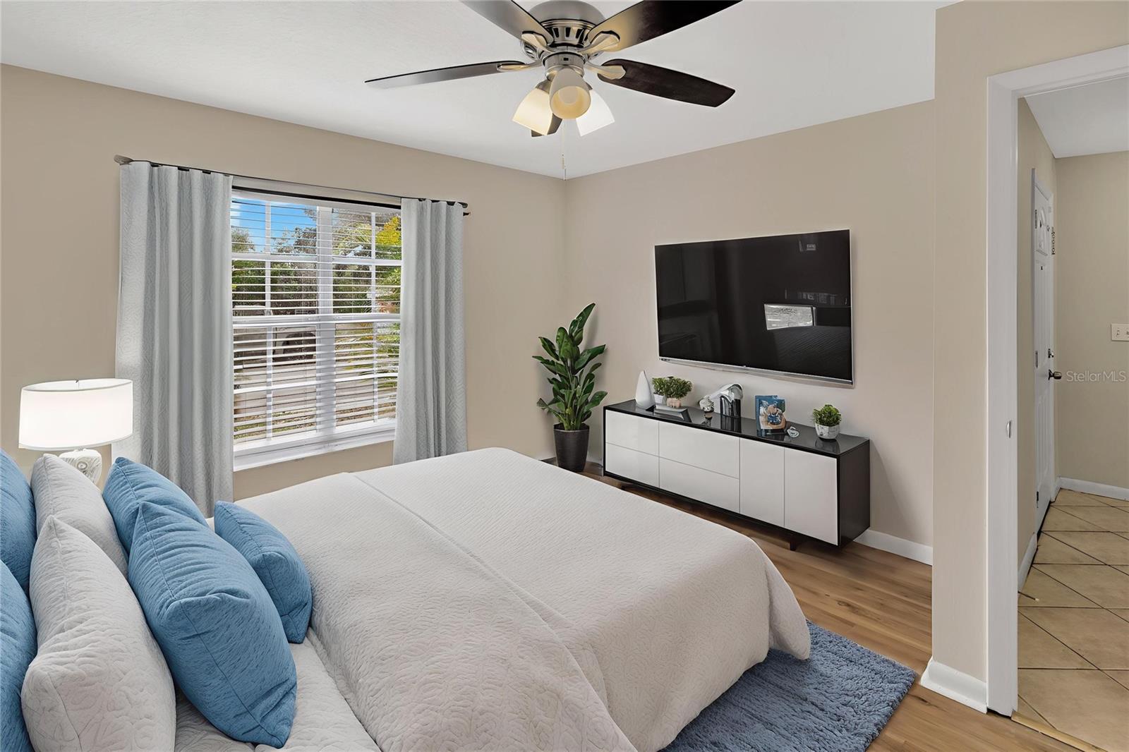 Image 4 of 56 For 2408 Camden Oaks Place