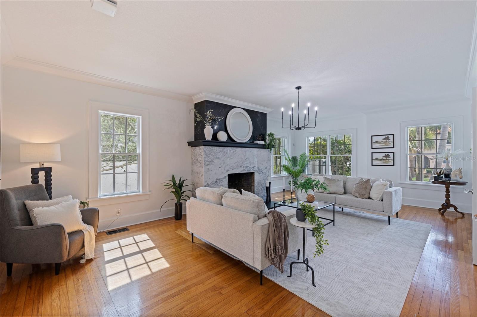 Image 10 of 54 For 1920 Cherry Street Ne