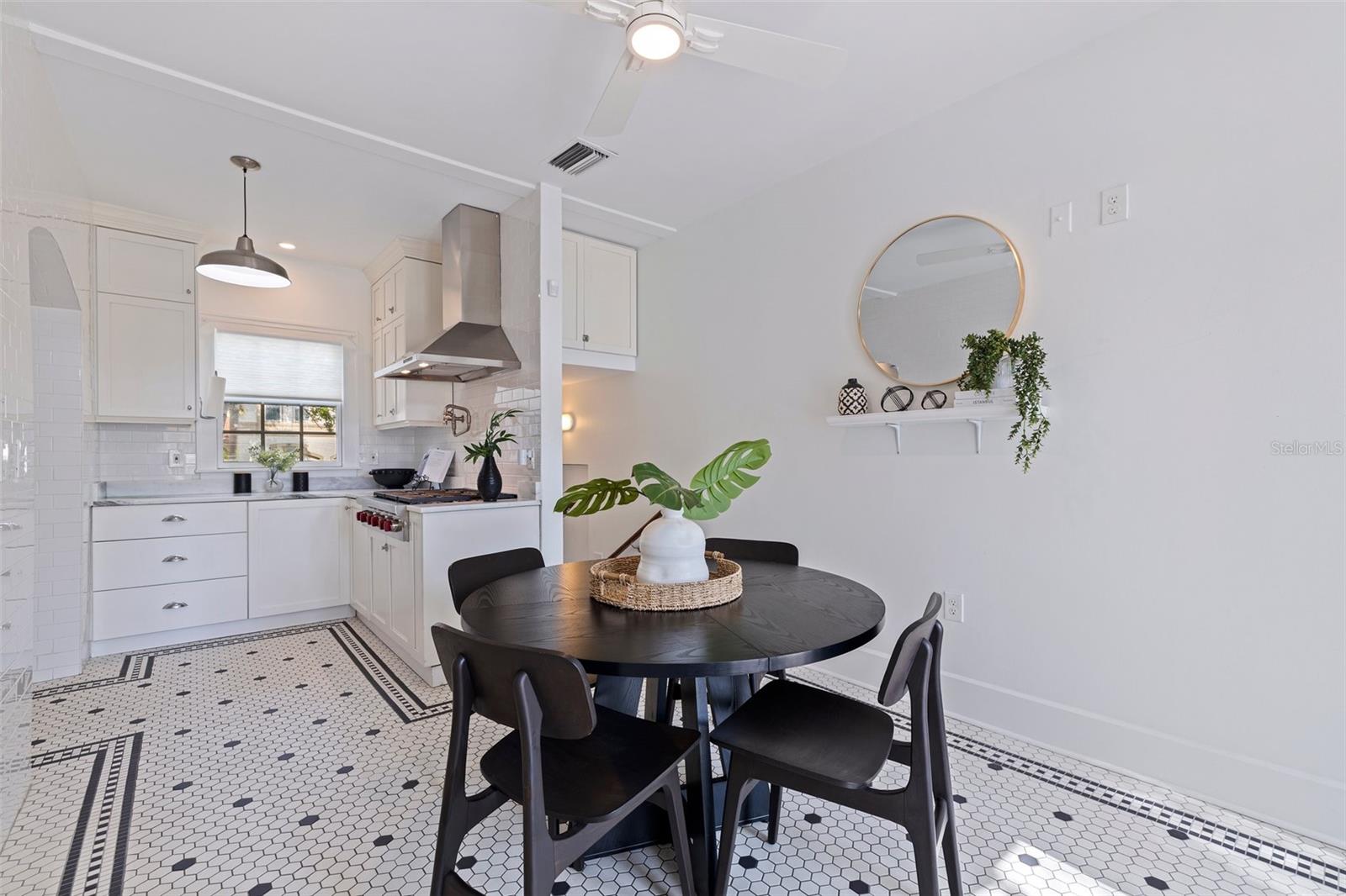 Image 18 of 54 For 1920 Cherry Street Ne