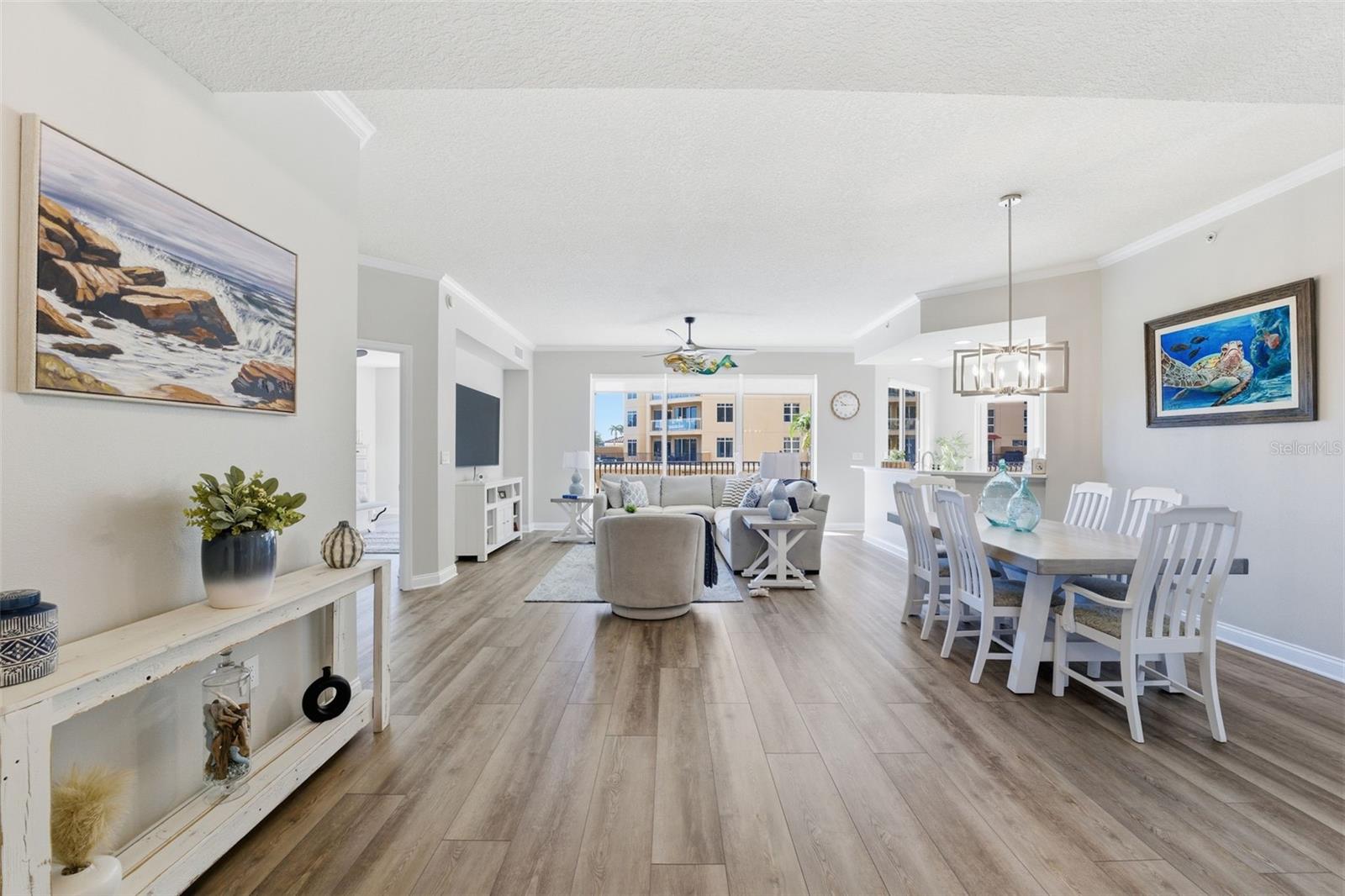 Image 10 of 50 For 521 Mandalay Avenue 307