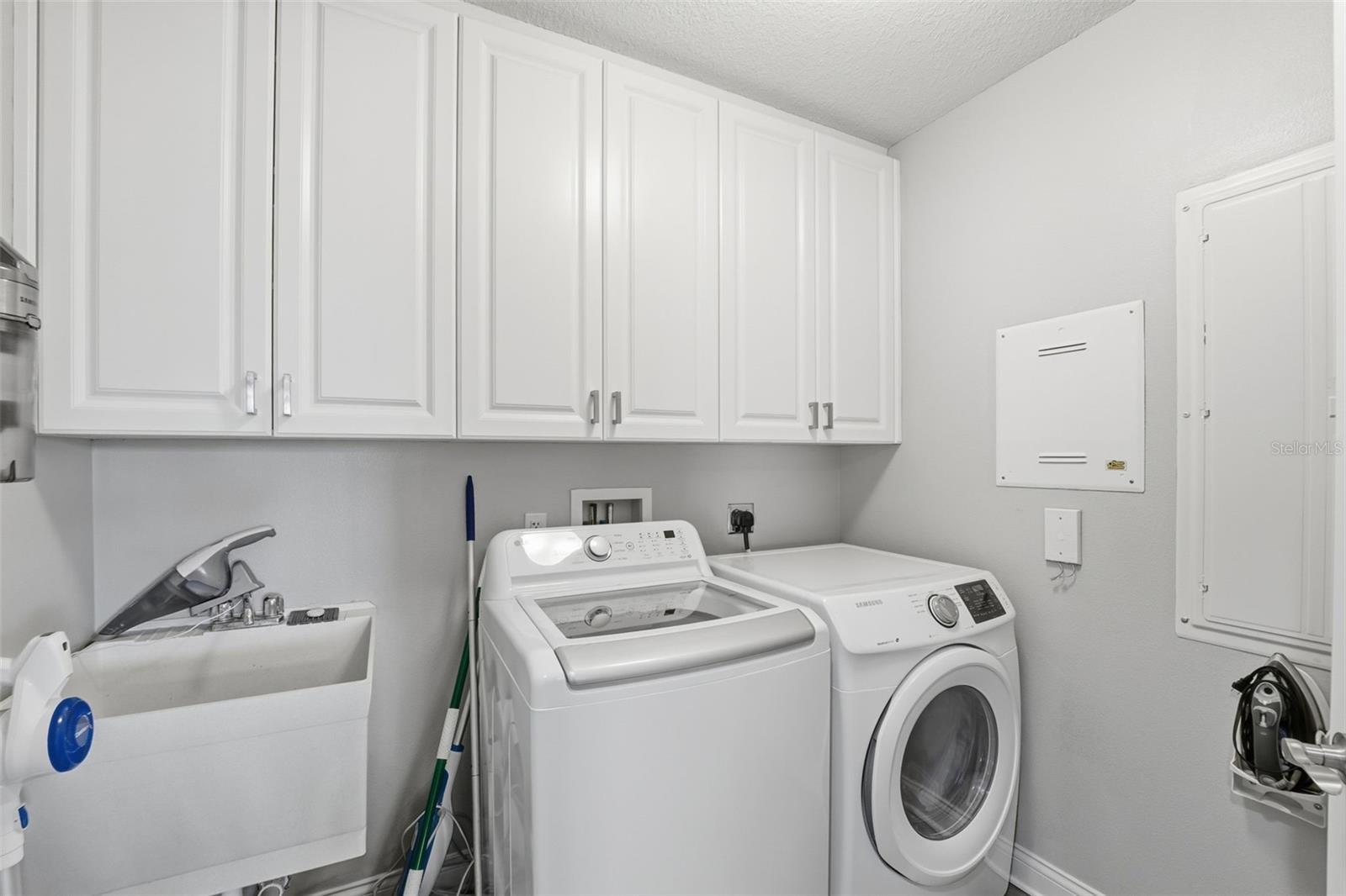 Image 32 of 50 For 521 Mandalay Avenue 307