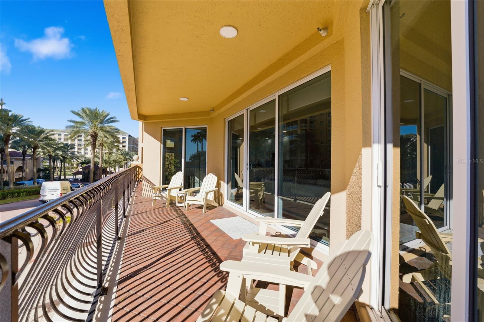 Image 38 of 50 For 521 Mandalay Avenue 307