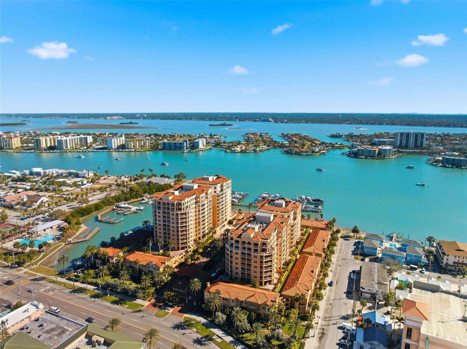 Image 4 of 50 For 521 Mandalay Avenue 307