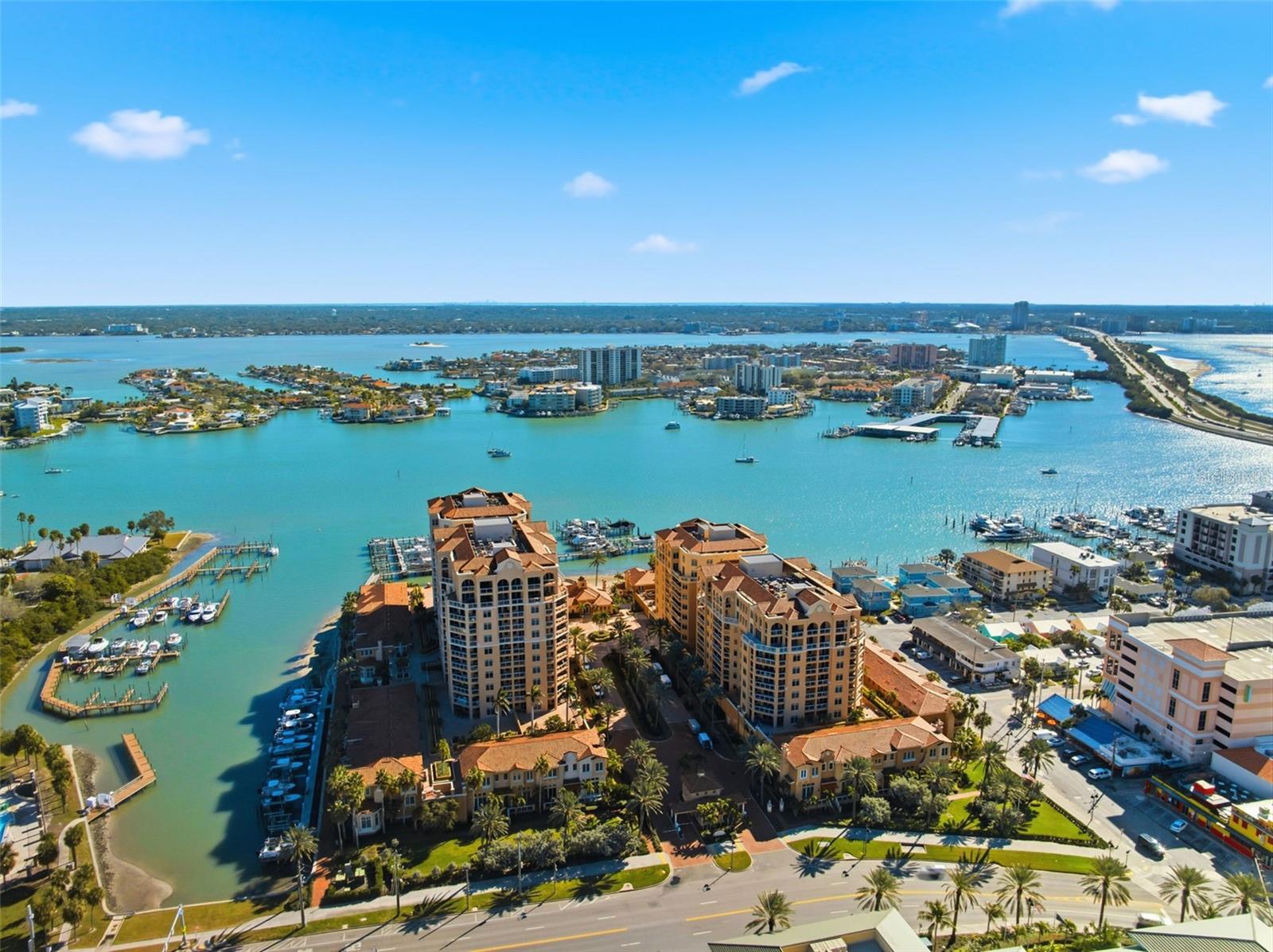 Image 5 of 50 For 521 Mandalay Avenue 307