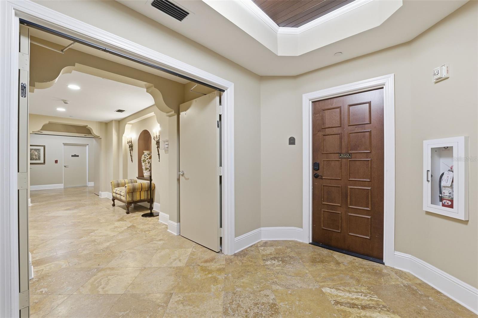 Image 8 of 50 For 521 Mandalay Avenue 307