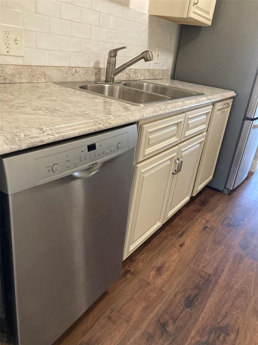 Image 10 of 69 For 5725 80th Street N 315
