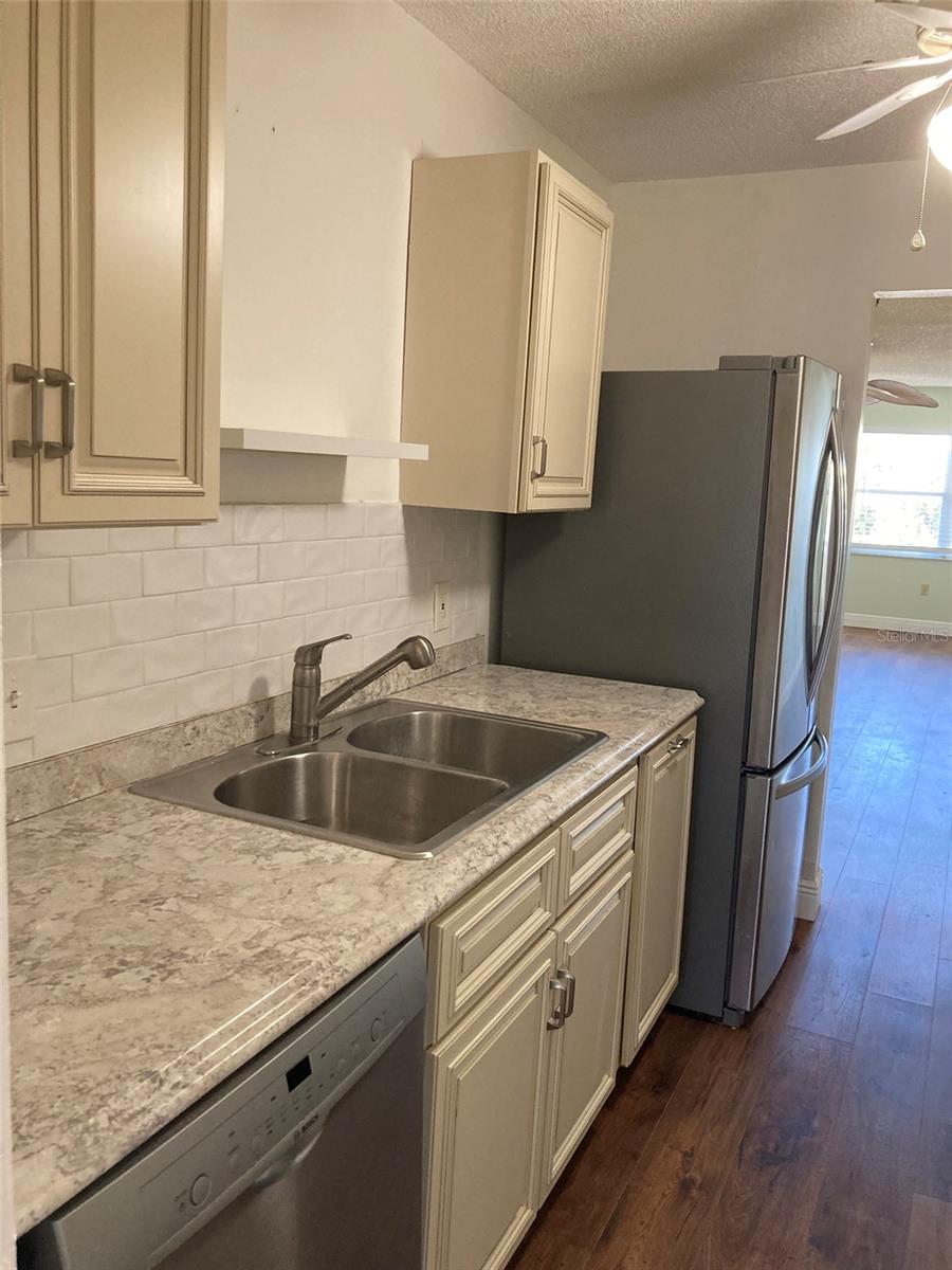 Image 11 of 69 For 5725 80th Street N 315