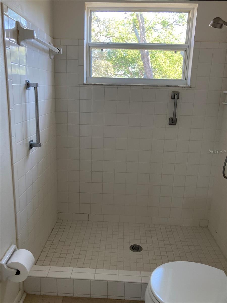 Image 50 of 69 For 5725 80th Street N 315