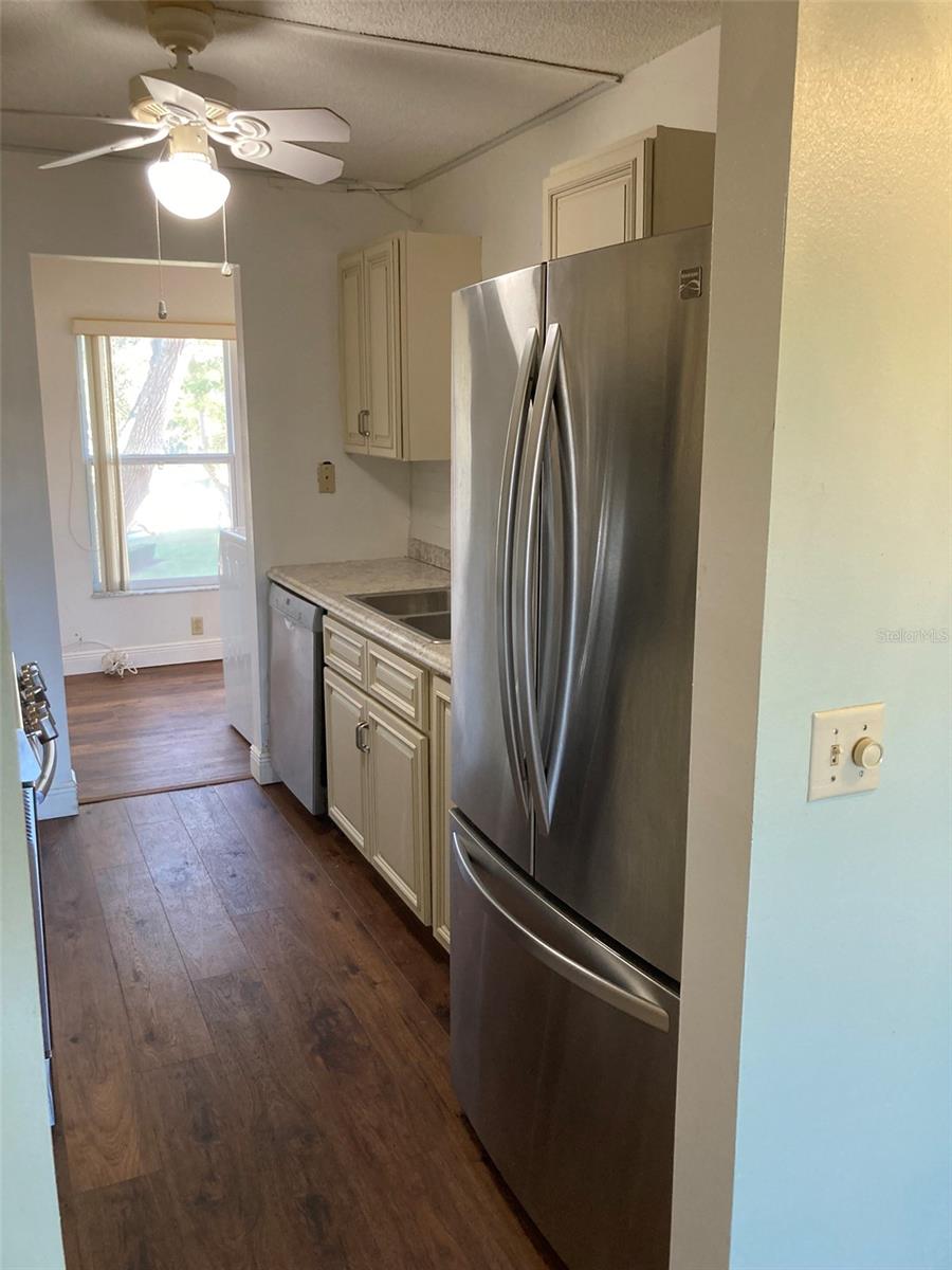 Image 7 of 69 For 5725 80th Street N 315