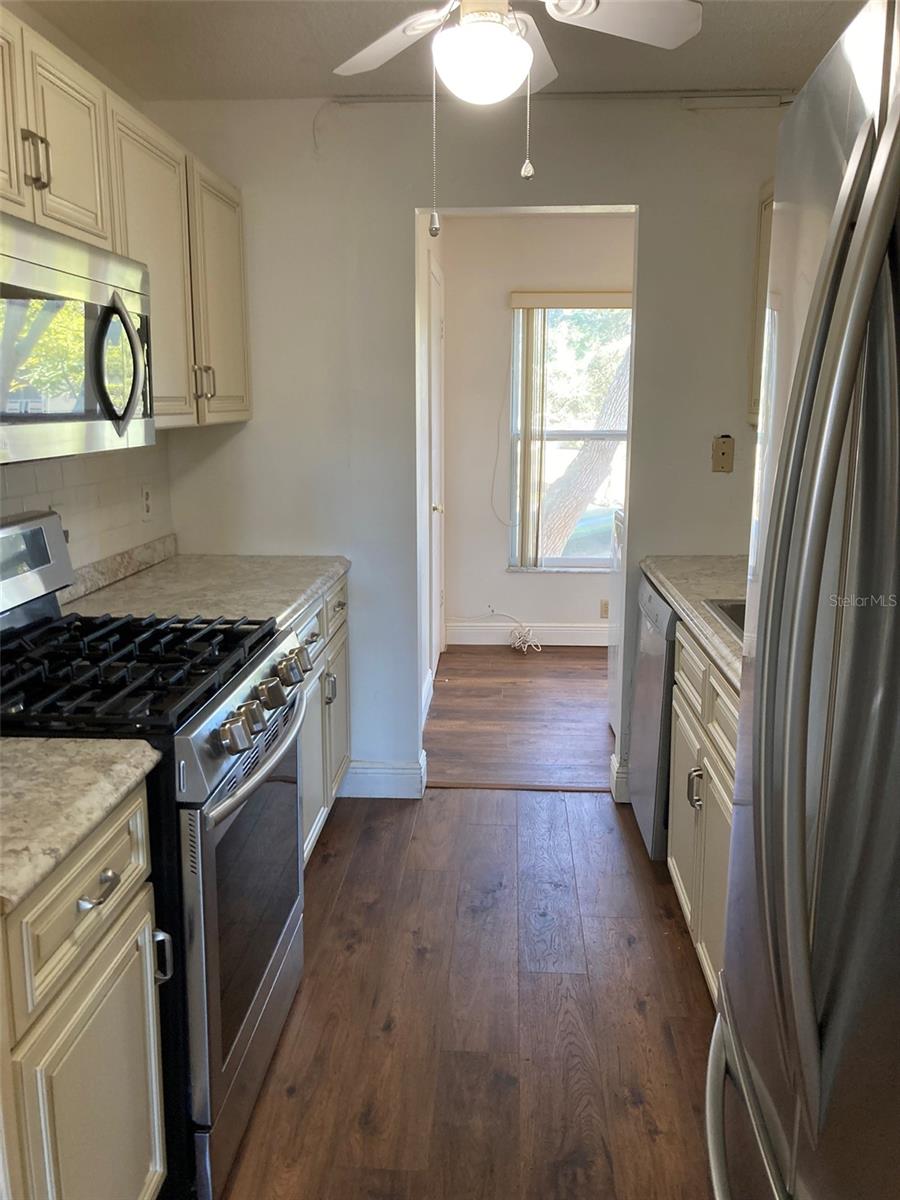 Image 9 of 69 For 5725 80th Street N 315