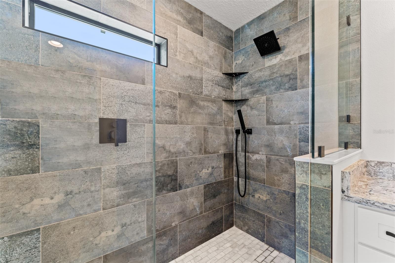 Image 24 of 36 For 2303 Jefferson Street