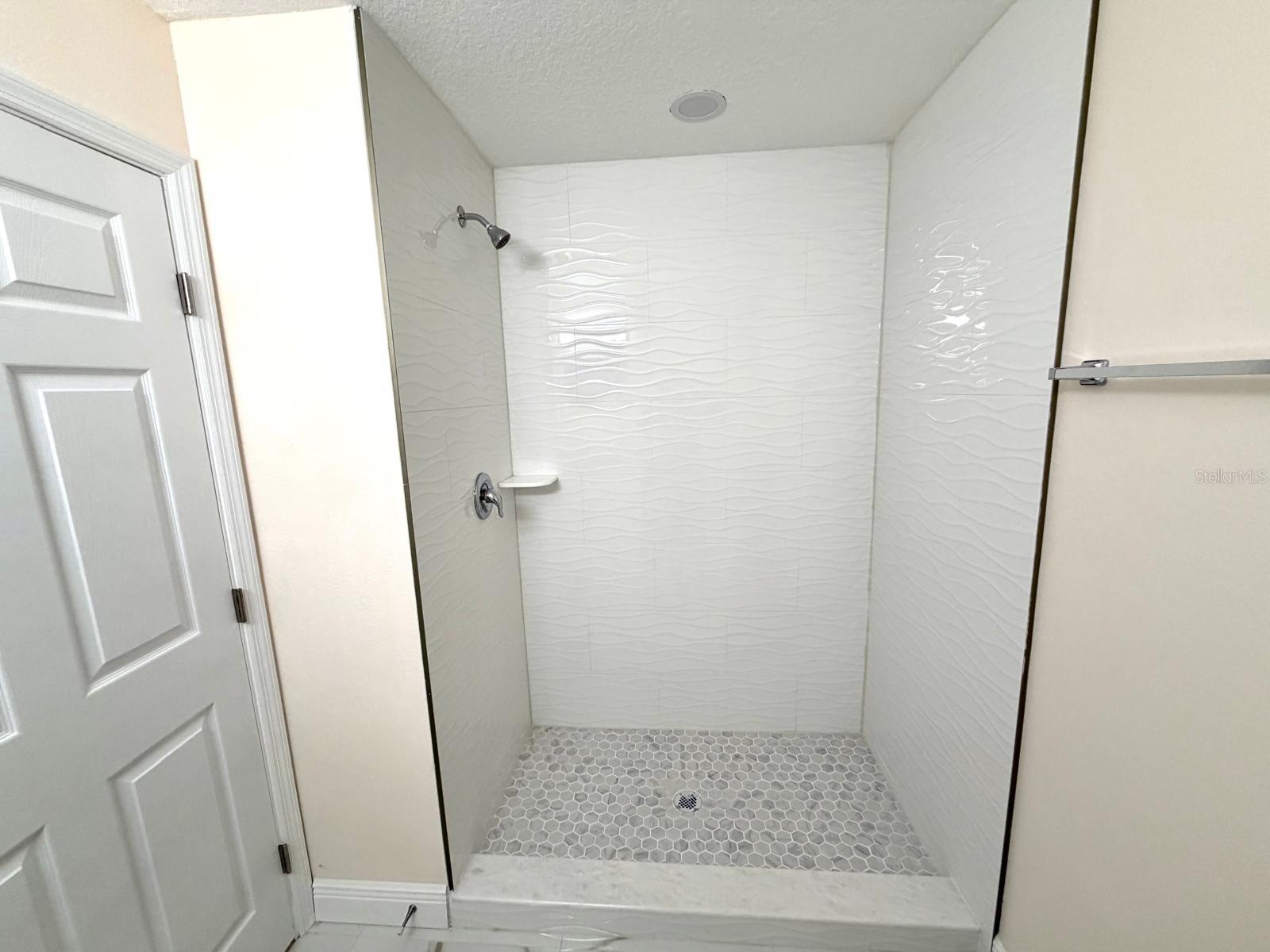 Image 19 of 68 For 15547 Charmwood Drive