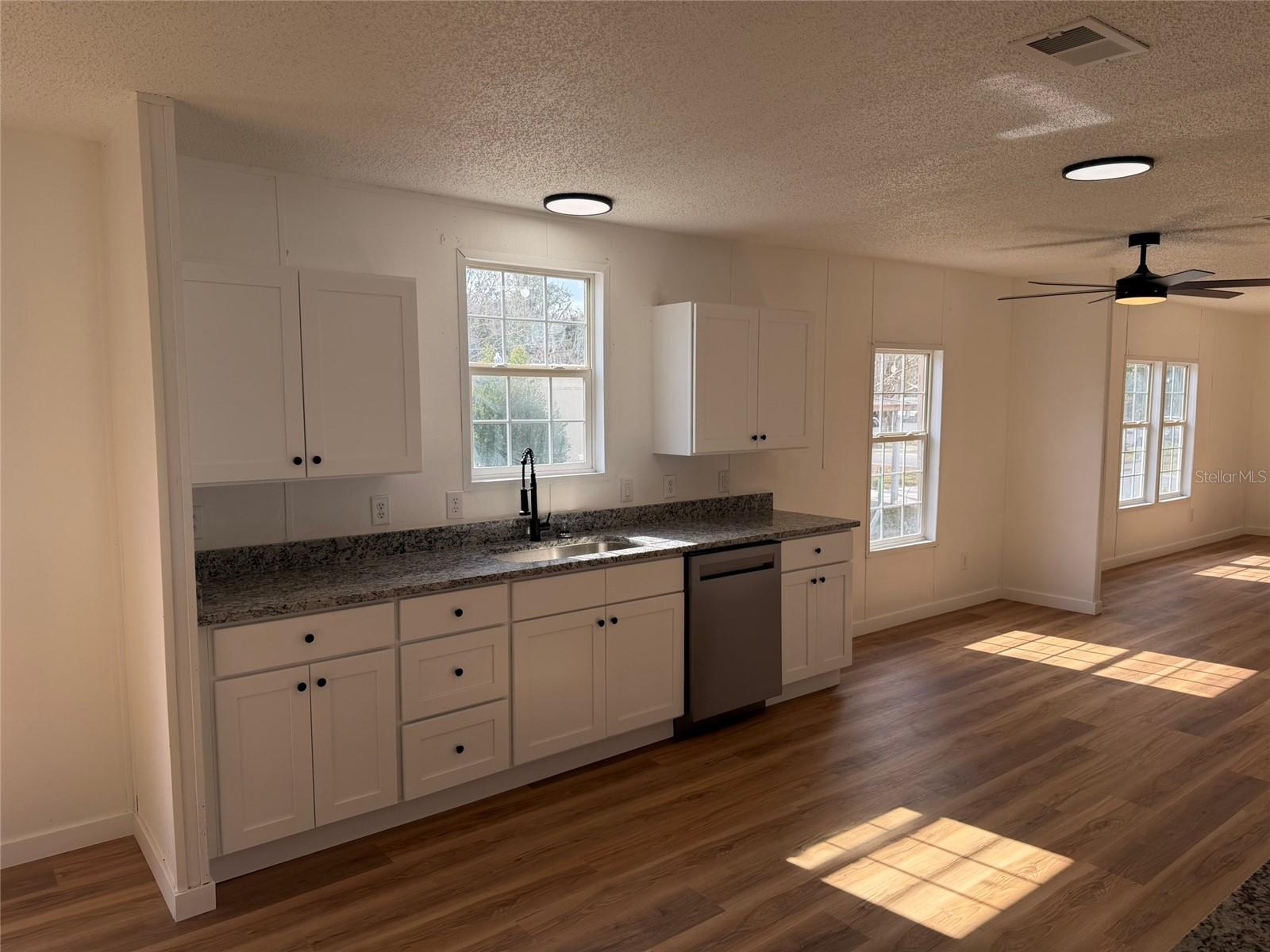 Image 9 of 22 For 28834 Hubbard Street