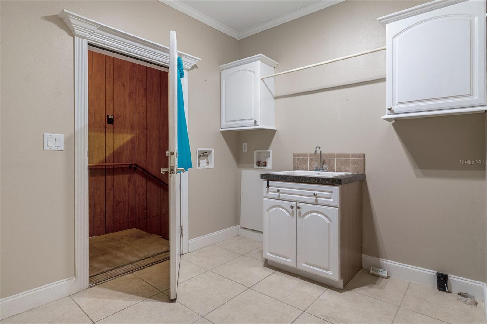 Image 38 of 53 For 102 Woody Court