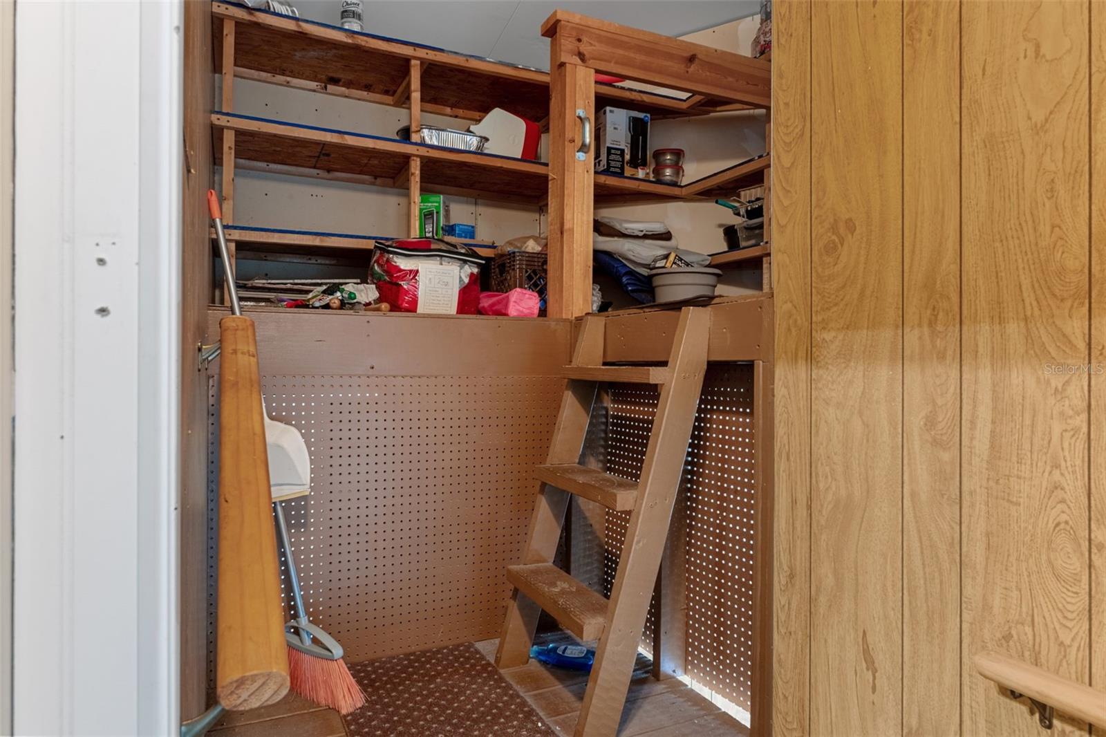 Image 40 of 53 For 102 Woody Court