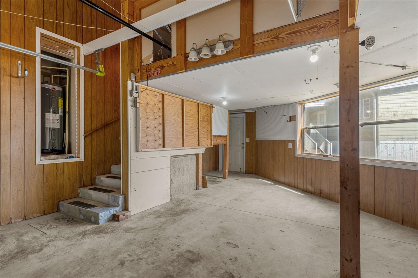 Image 41 of 53 For 102 Woody Court