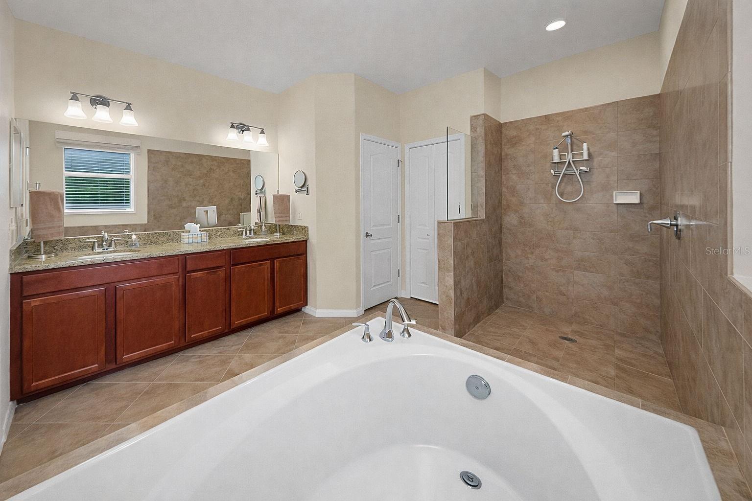 Image 21 of 40 For 2415 Cumberland Cliff Drive