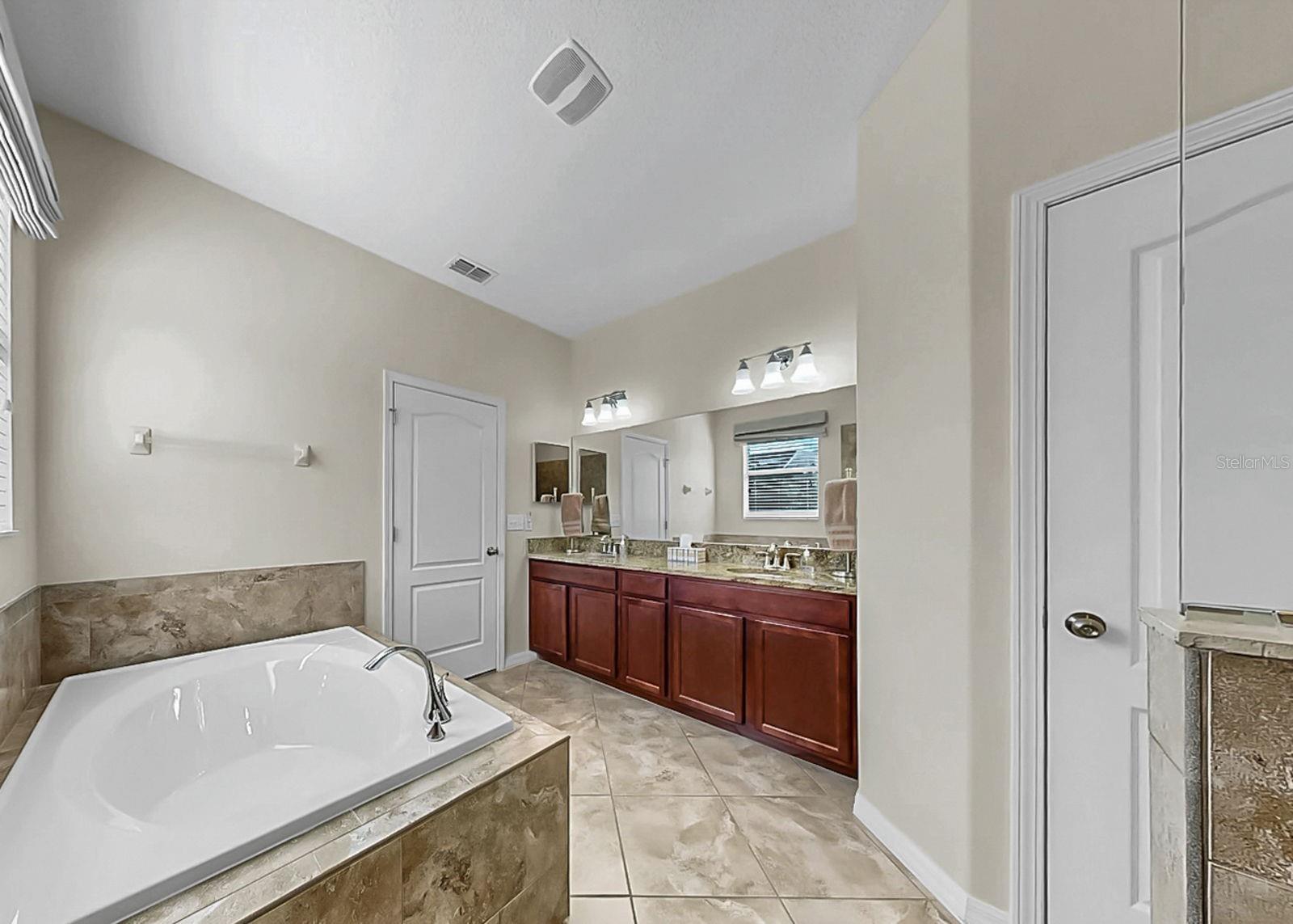 Image 22 of 40 For 2415 Cumberland Cliff Drive