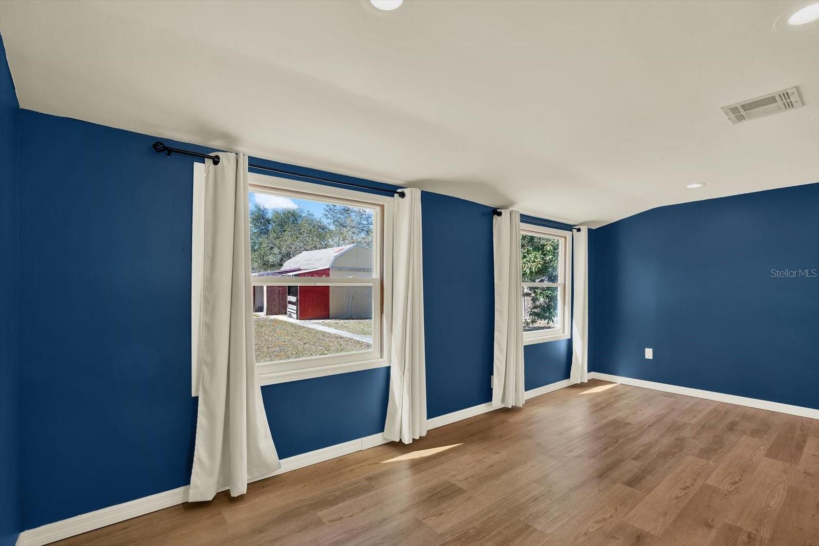 Image 12 of 39 For 11404 52nd Street