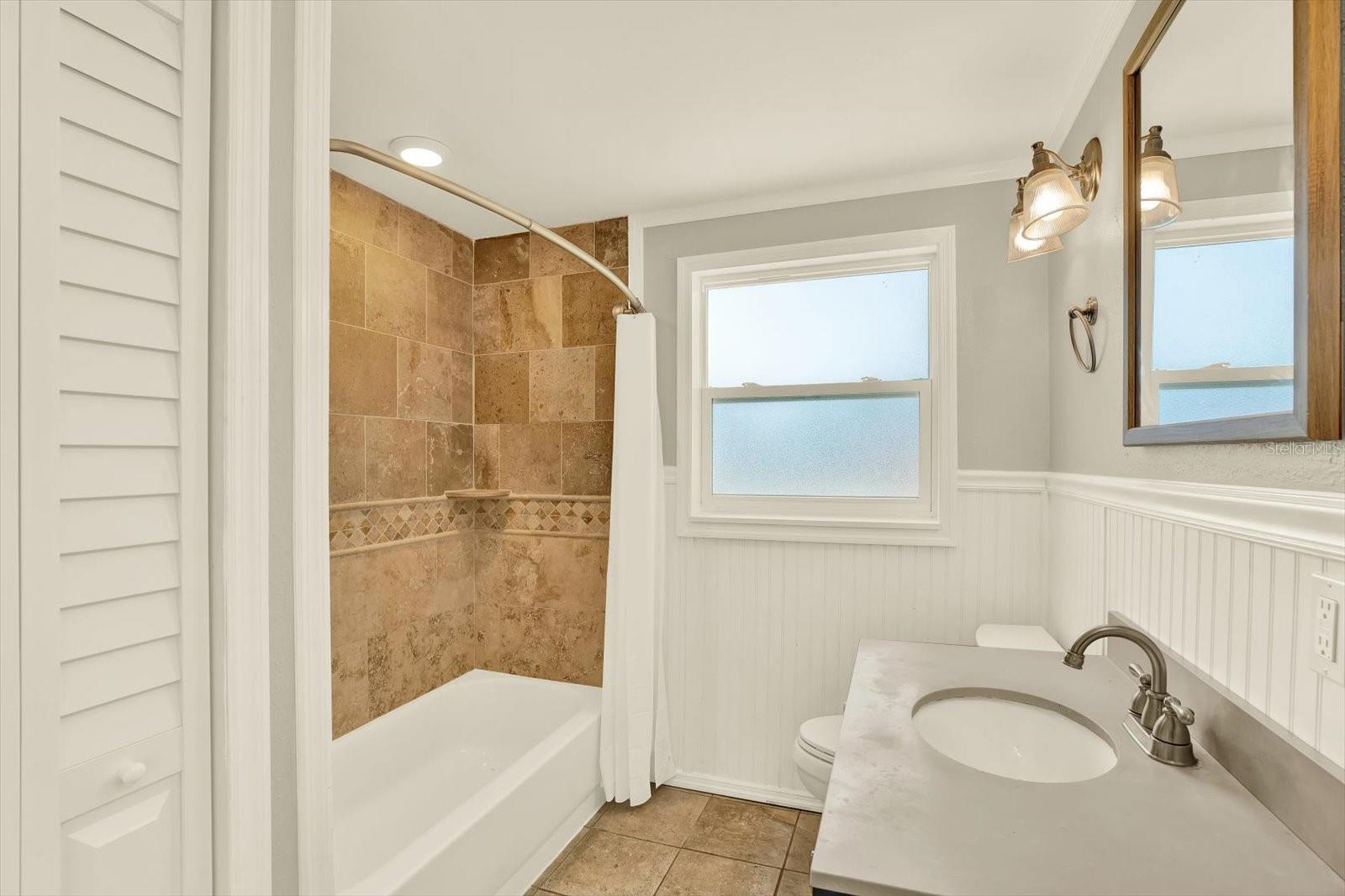 Image 14 of 39 For 11404 52nd Street