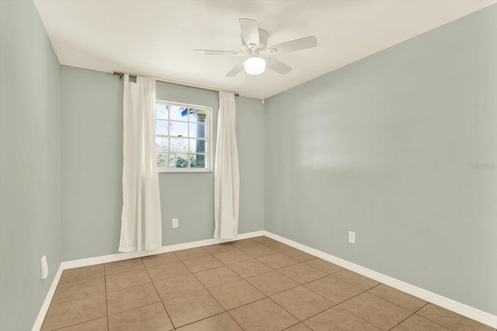 Image 15 of 39 For 11404 52nd Street