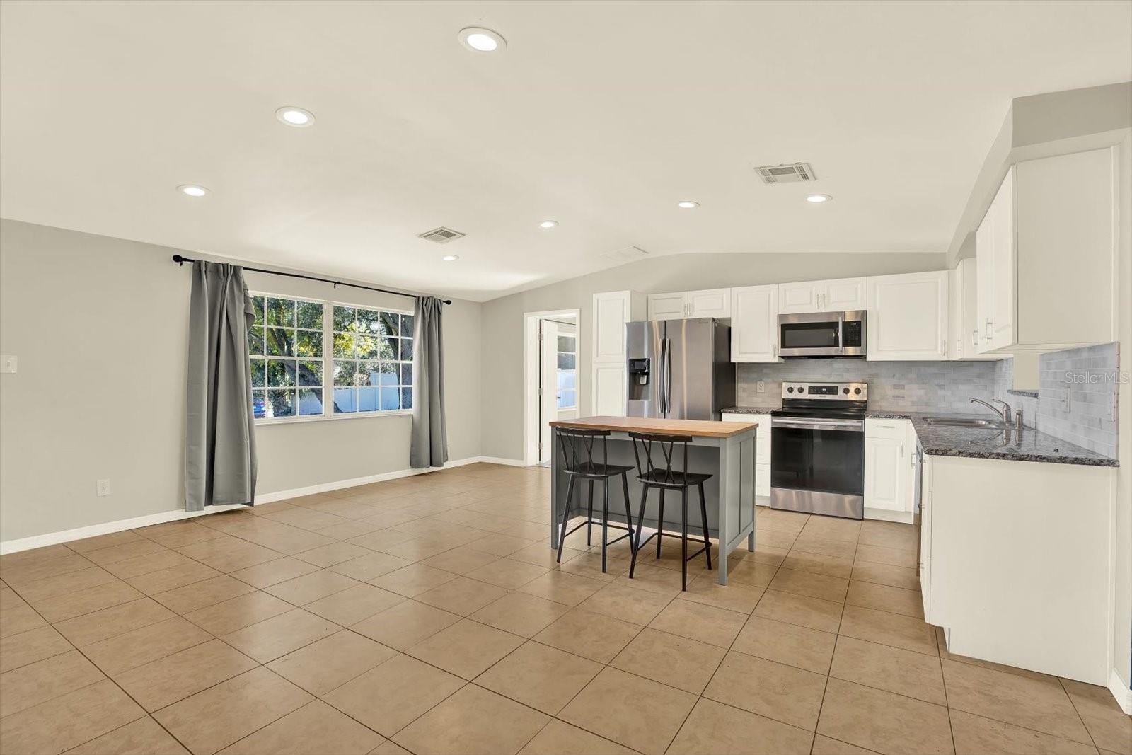 Image 4 of 39 For 11404 52nd Street