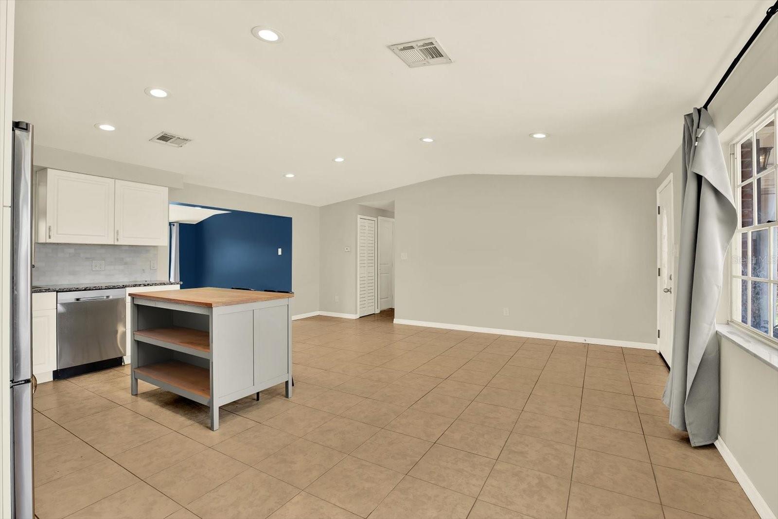 Image 6 of 39 For 11404 52nd Street