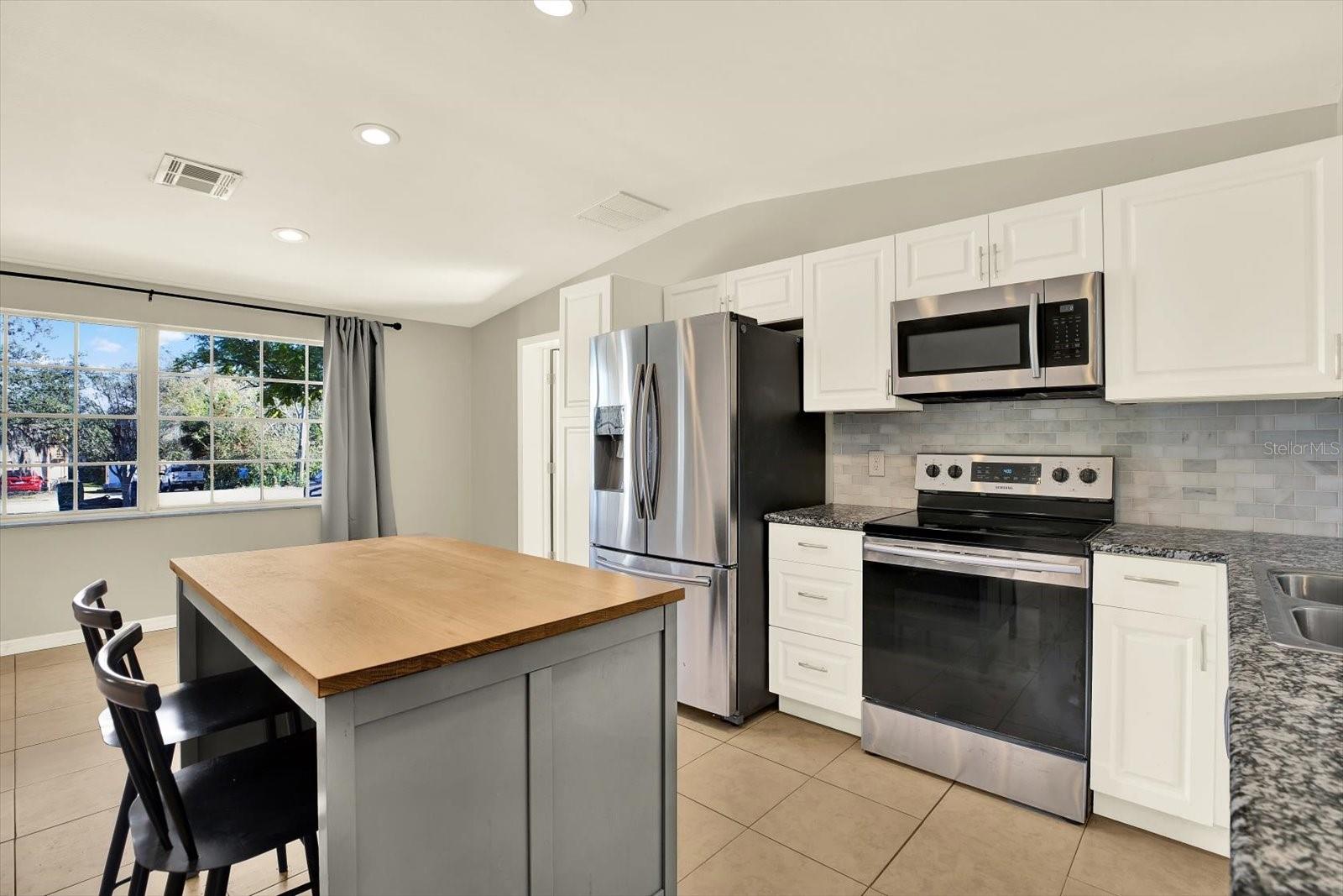 Image 8 of 39 For 11404 52nd Street