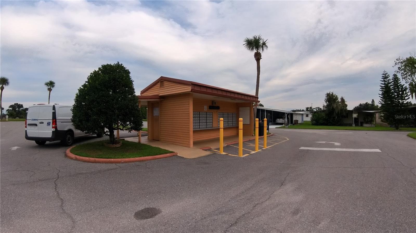 Image 15 of 22 For 2055 Floral Avenue 39