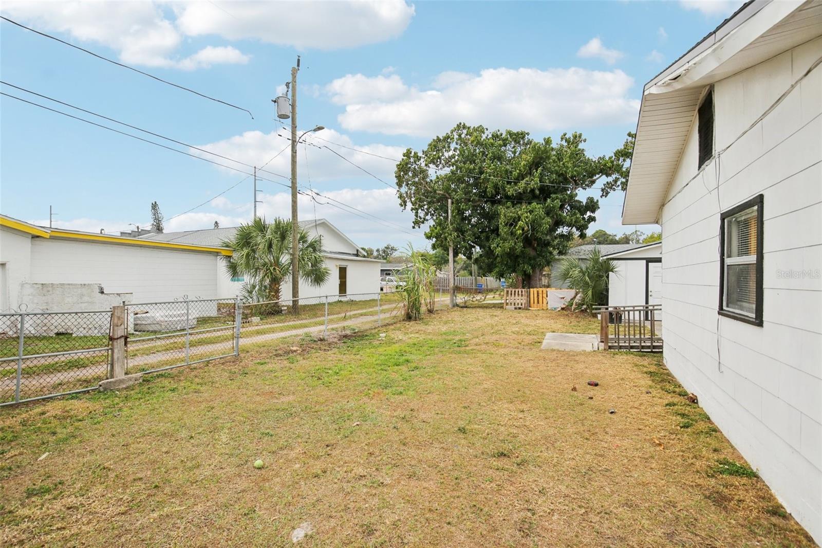 Image 22 of 26 For 3074 Melrose Avenue S