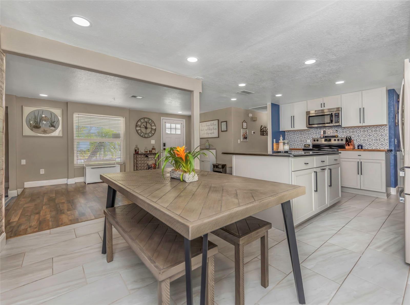 Image 14 of 48 For 1008 Greenleaf Way