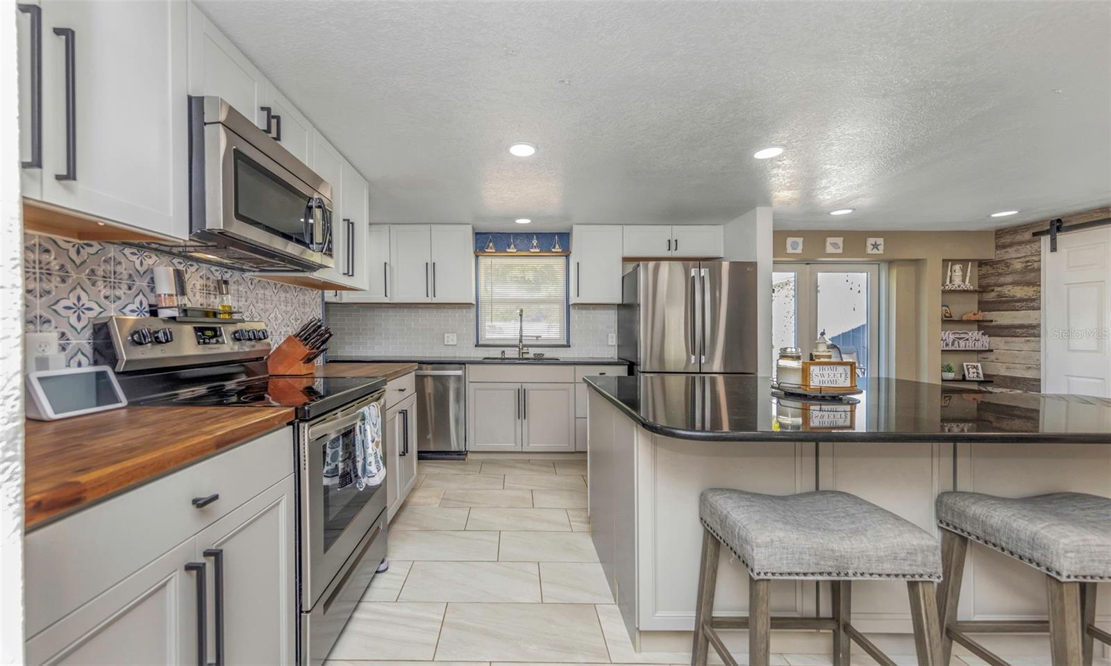 Image 18 of 48 For 1008 Greenleaf Way