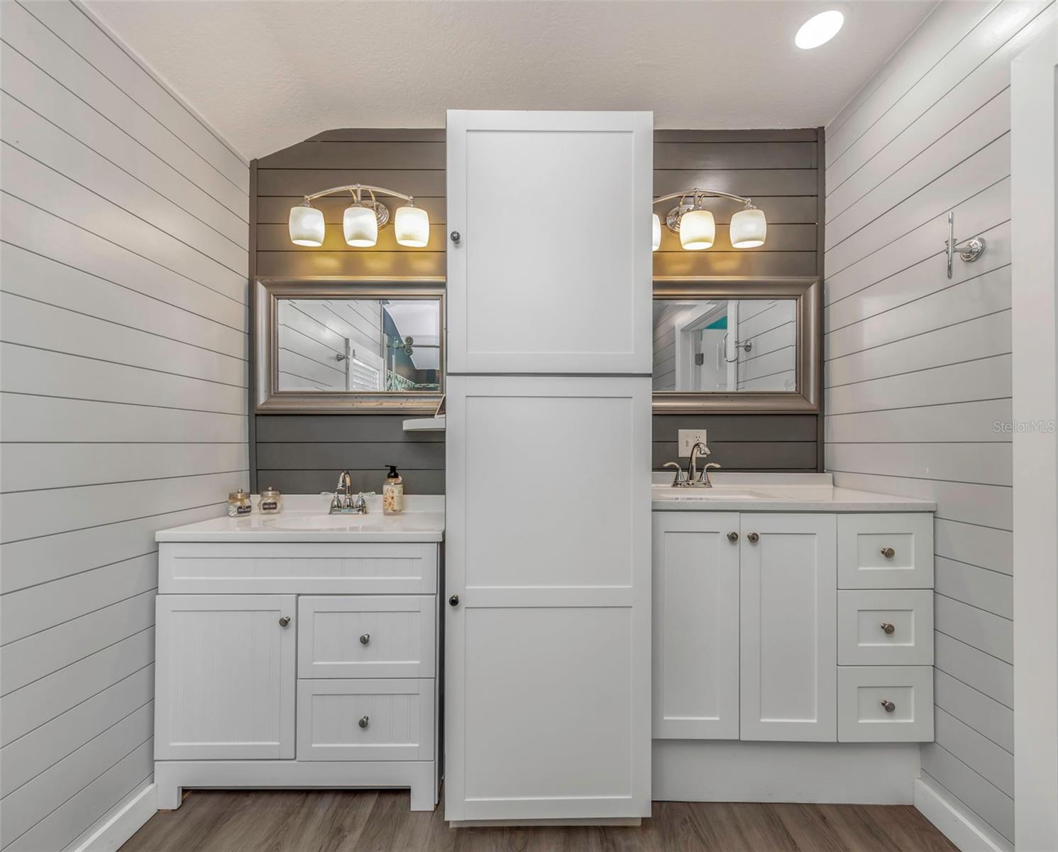 Image 7 of 48 For 1008 Greenleaf Way