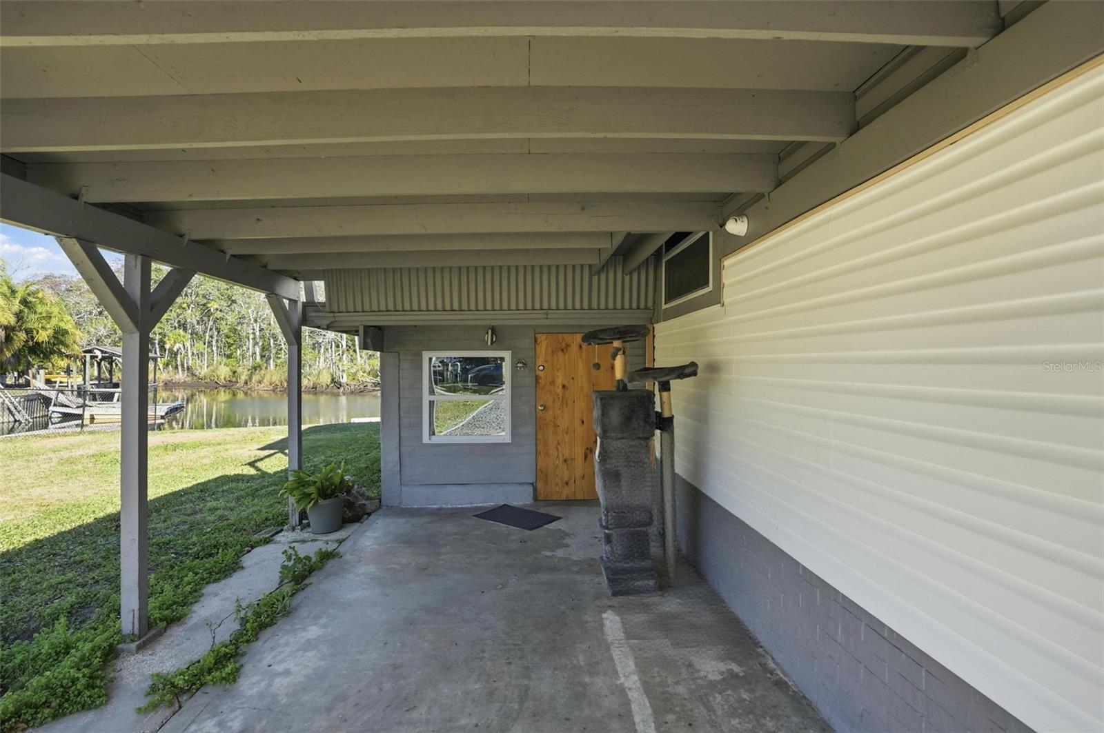 Listing photo id 31 for 7266 Tropical Drive