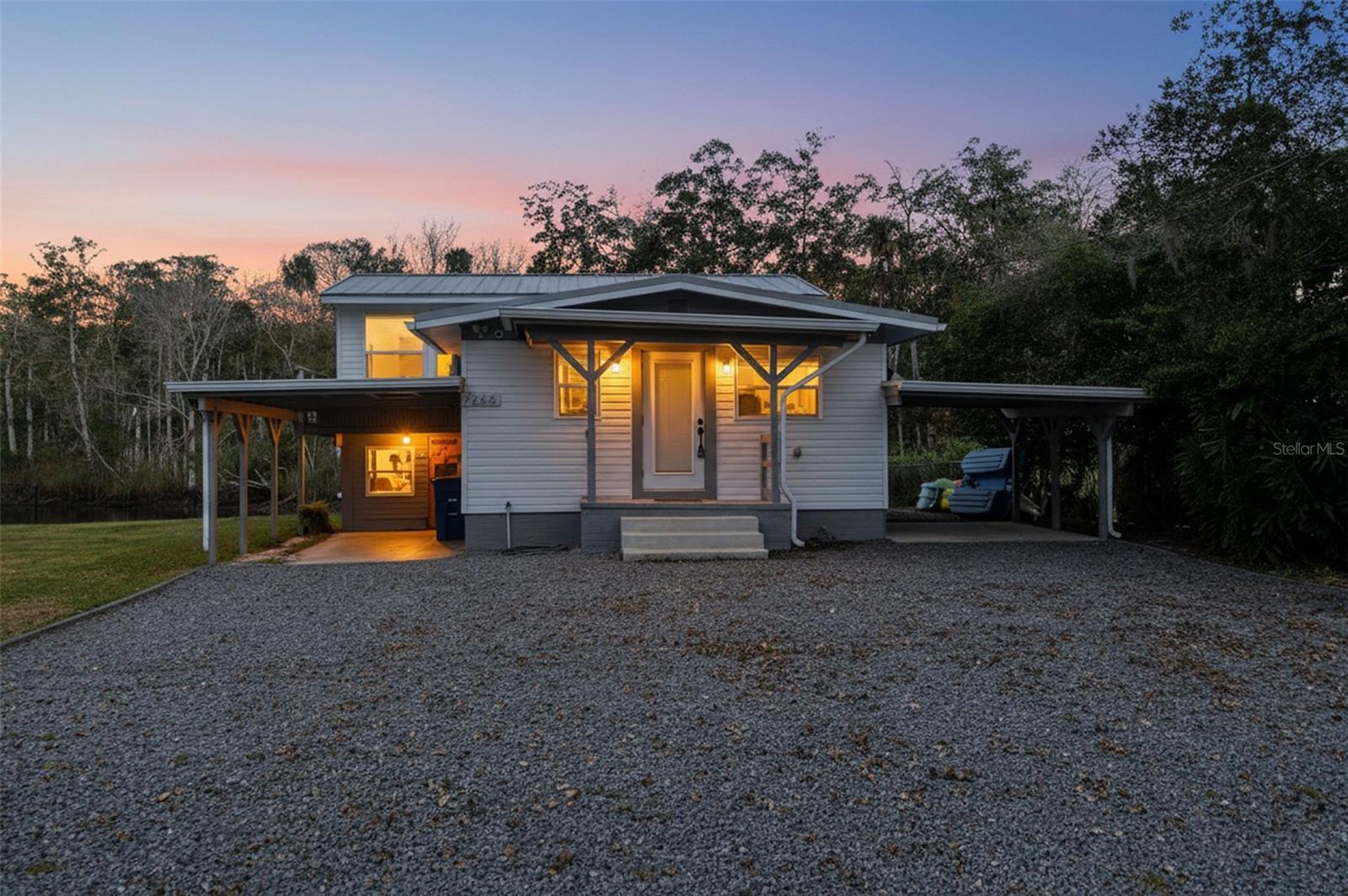 Listing photo id 32 for 7266 Tropical Drive